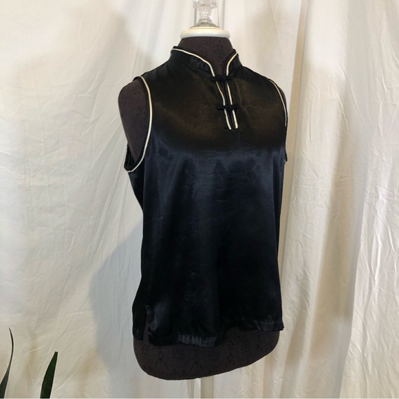 Vintage 1990s Jones NY Satin Sleeveless Blouse w/ Mandarin Collar & Toggle Clasp - Picture 3 of 10